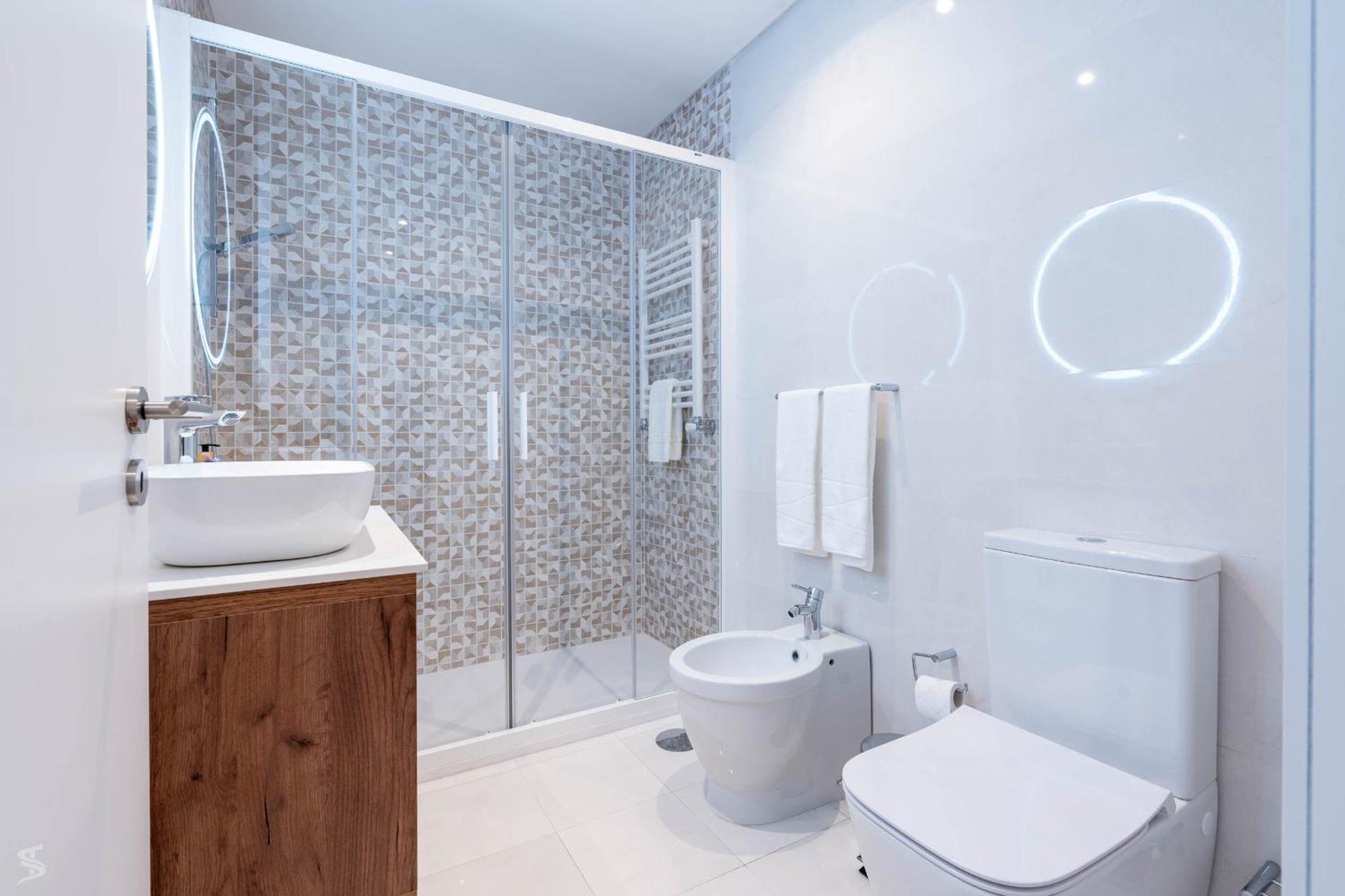 Cedofeita Sunny Apartment - Balcony & Parking Porto Ngoại thất bức ảnh
