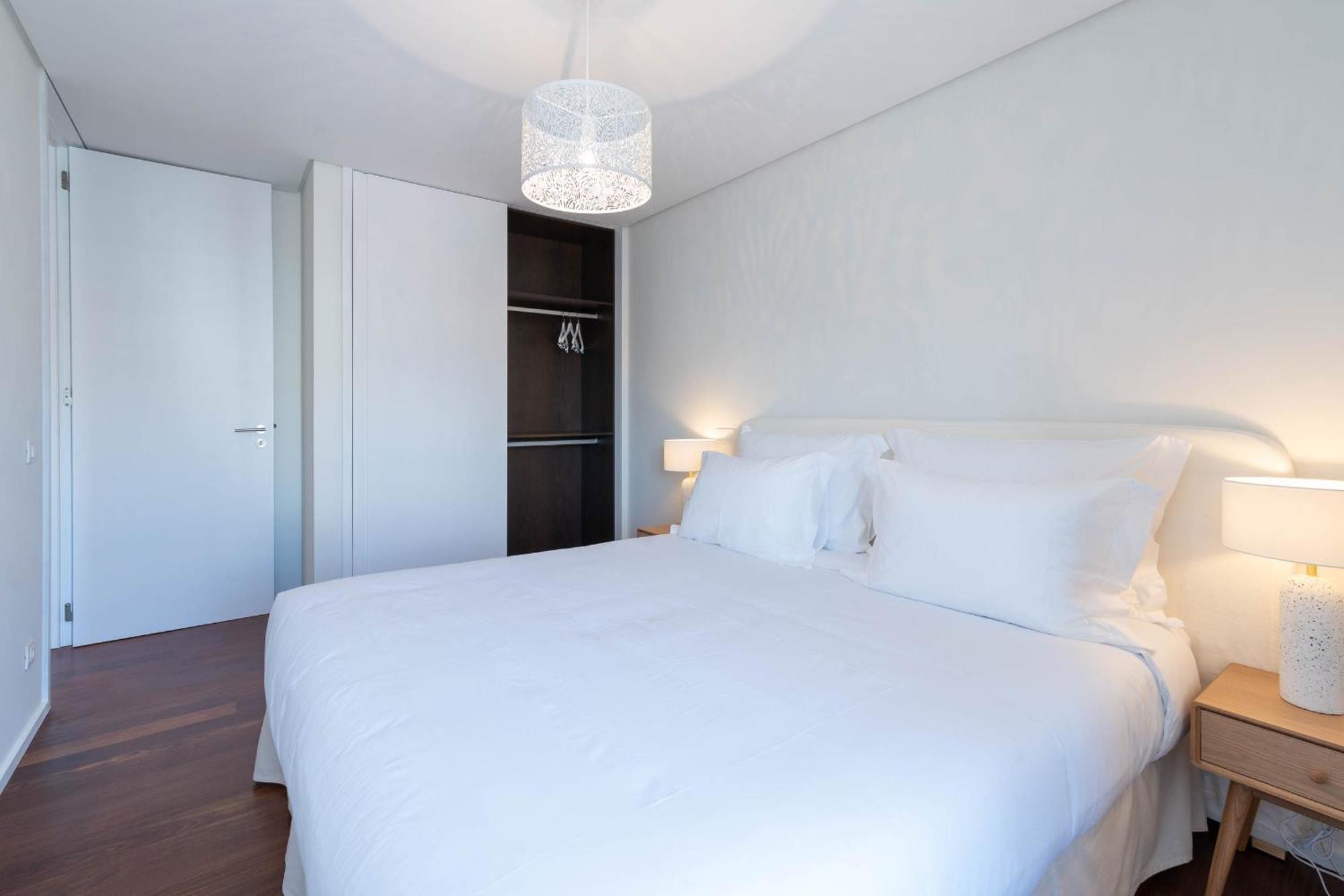Cedofeita Sunny Apartment - Balcony & Parking Porto Ngoại thất bức ảnh